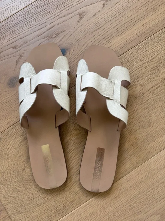 Kaanas Cream Leather Slide Sandals