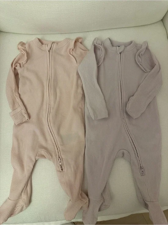 Old Navy Soft Ribbed Footed One-Piece Romper - Pink & lilac 2pc