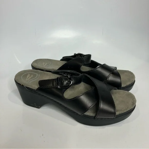 Dansko black leather clog sandals slip on womens size 37 6.5 casual comfort shoe