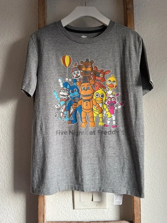 Old Navy Collectibles Five Nights of Freddy’s Graphic T-Shirt sz: L or 10/12