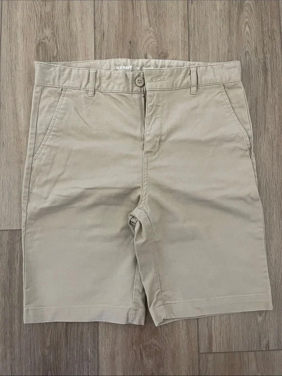 Old Navy Girl’s Beige Flat-Front Chino Shorts Uniform approved