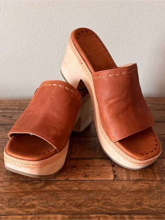 Frye Hazel Cognac Leather Platform Slide Sandals