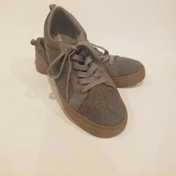 Old Navy boys Gray Wool Sneakers sz.6