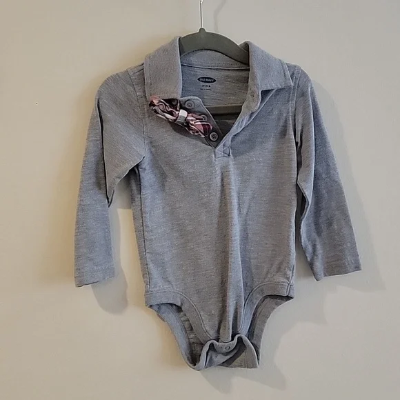 Old Navy Grey button down with bow tie 18-24 months plaid bowtie