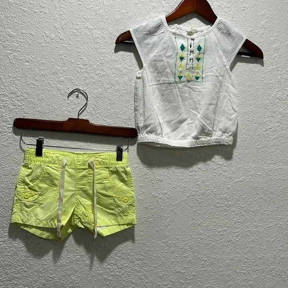Old Navy & Crazy 8 girls SET green and white size 5 GUC