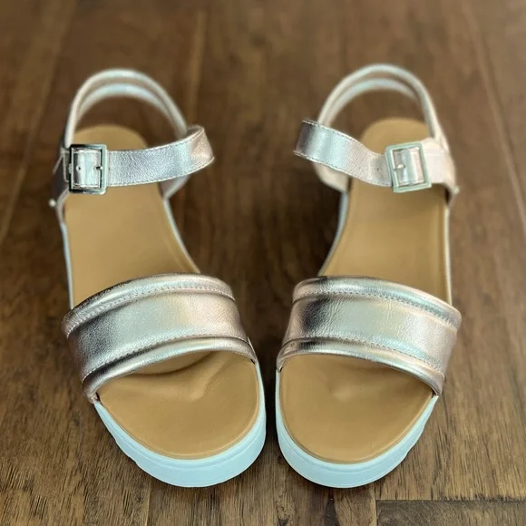 Ugg Zayne Ankle Strap Platform Sandal