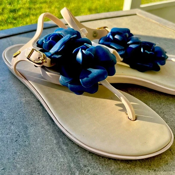 Melissa taupe sandal with blue flower