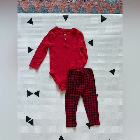 Old Navy|Baby gender neutral Red long sleeve ribbed bodysuit & Plaid leggings•••