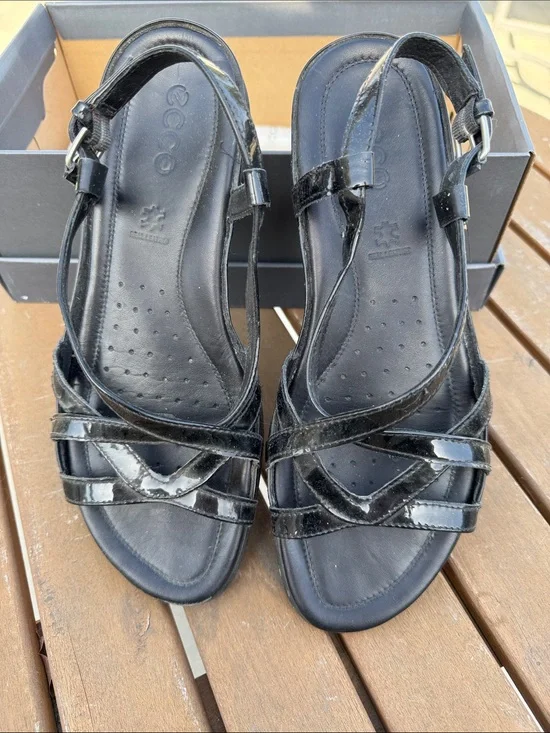 Ecco Black Patent Leather Strappy Slingback Sandals