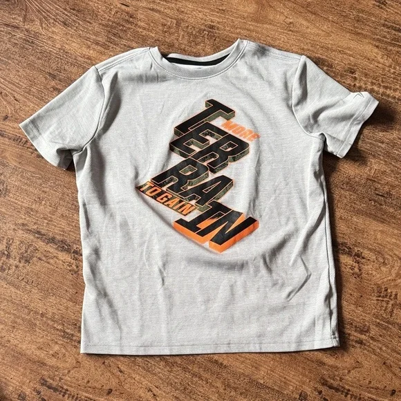 Old Navy Light Gray Graphic Tee with Orange Accents