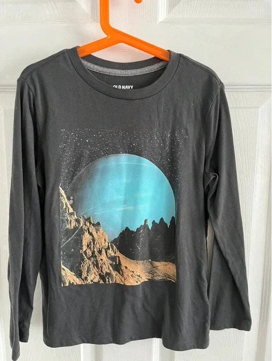 Old Navy boys long sleeve grey moon graphic size medium 8