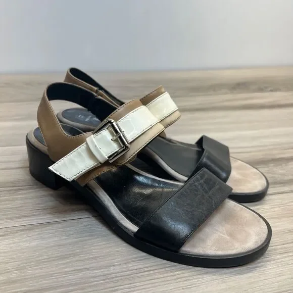 Aquatalia‎ Women’s Cream Slingback Leather Low Block Heel Sandals Size 7.5