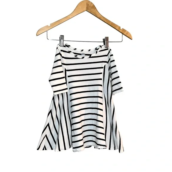 Girls 3T Black White Asymmetrical Striped Lightweight Flowy Bubble Swing Dress
