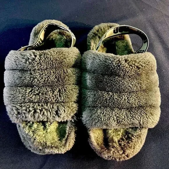 UGG - Fuzzy Sandals
