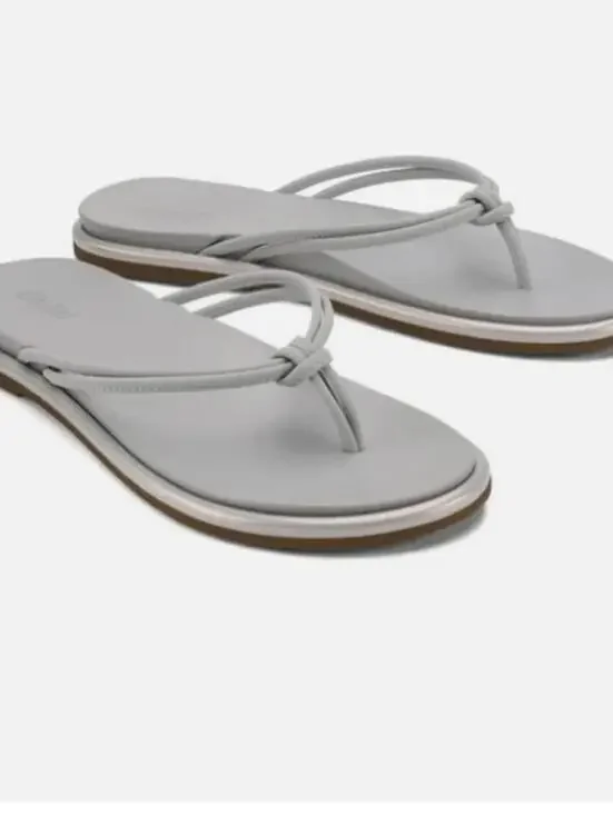 OluKai Aka Women's Size 7 flip-flop Silver Sandals Knotted