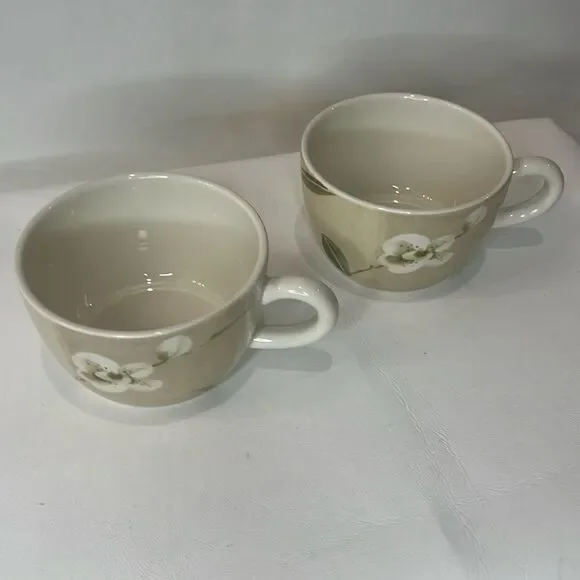 Crate & Barrel Orchid Coffee Cup Set 2 Made England 12 Oz  Each Floral Tan White
