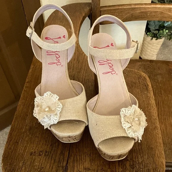 Jellypop Aston Wedge Sandals Like New!