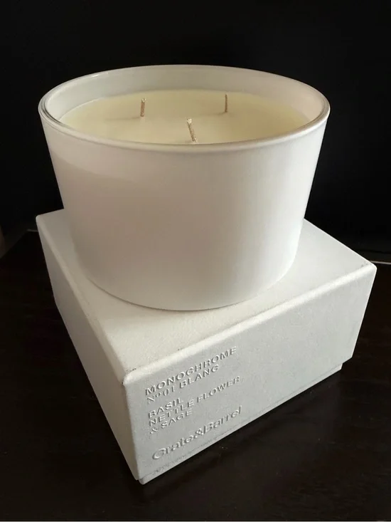 Crate&Barrel Monochrome No.01 Blanc 3-wick Candle