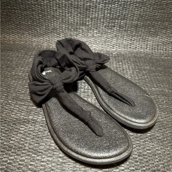 Sanuk Black Sandals