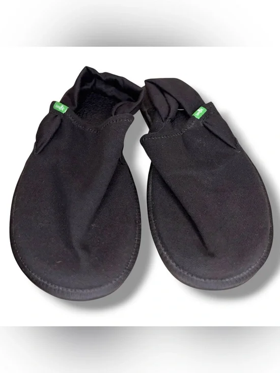 Sanuk Size 9 Black Sandals Lightweight Yoga Mat Material Boho Comfortable