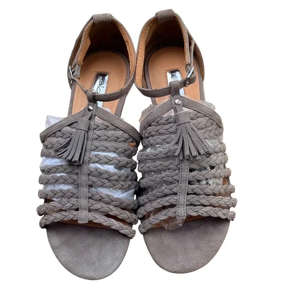 Halogen Braided Suede Sandals Womens 5.5 Taupe Grey Flat T-Strap Tassel Boho
