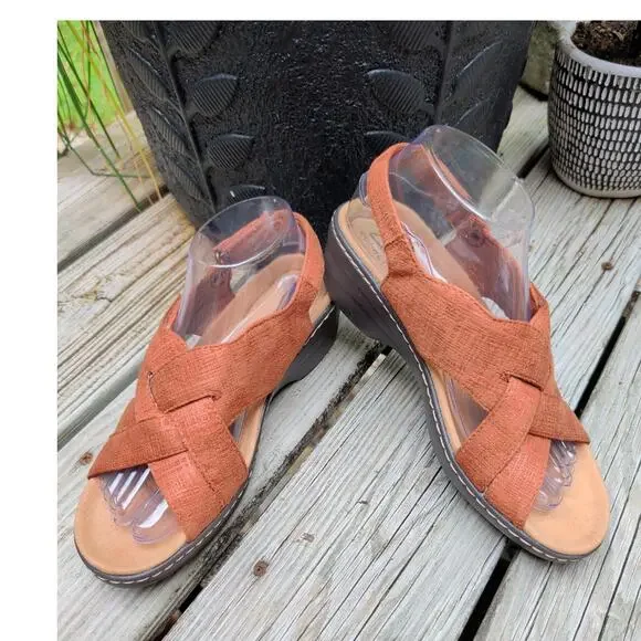 Clarks Collection Merliah Echo Sandals Brown Rust 8.5 Strappy Wedge Foam Footbed