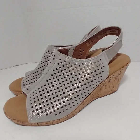Rockport Briah Perforated Slingback Wedge, Silver Metallic Leather,‎ Size 8.5