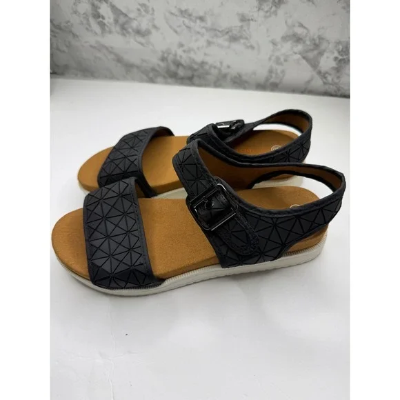 Bernie Mev New York Black Geometric Triangle‎ Platform Slingback Sandals Size 40