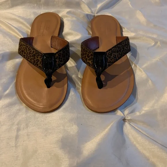 Eliza B Brown/Black Leopard Thong Leather Sandals sz 9
