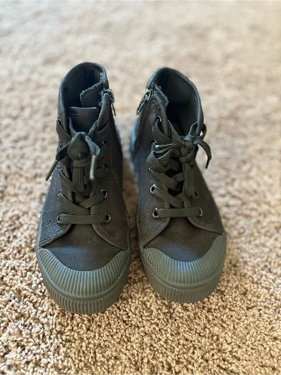 Kids Hip Hop High-Top Canvas Sneakers in  Black