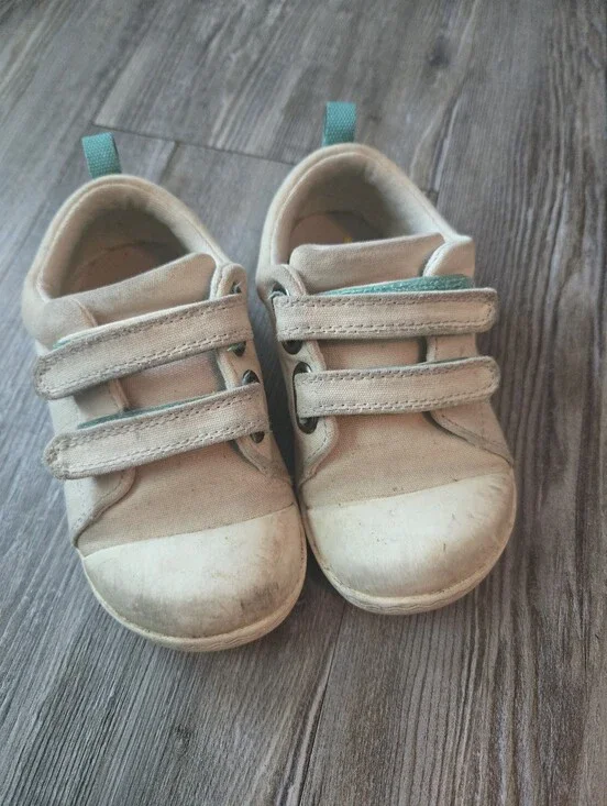 Ten Little Kids Canvas Hook-and-Loop Sneakers in Beige with Teal Accent