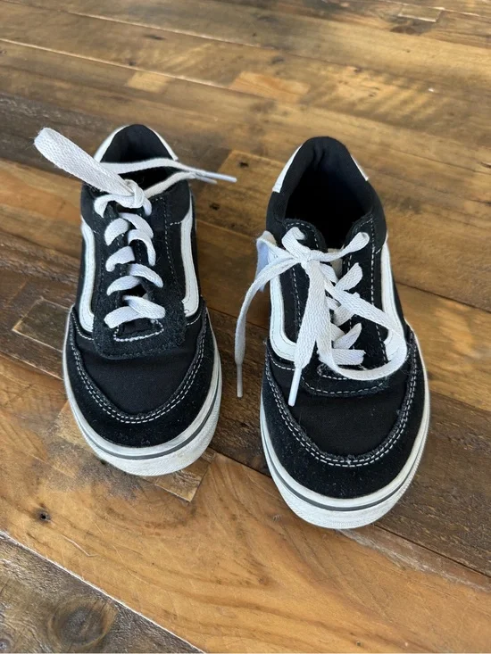 Vans Kids Black and White Old Skool Lace-Up Sneakers