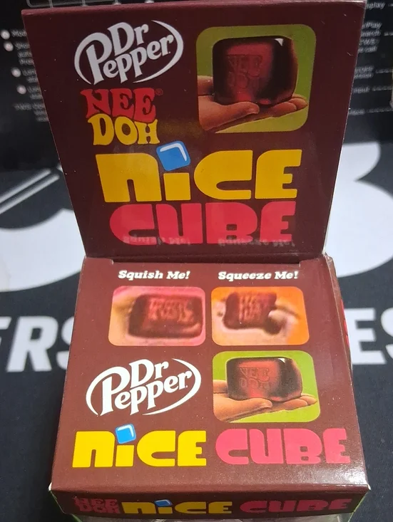 Nice Cube Squishy Party Favor - Brown