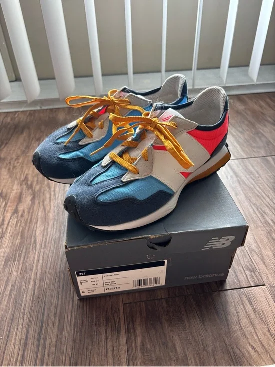 Kids’ New Balance 327
