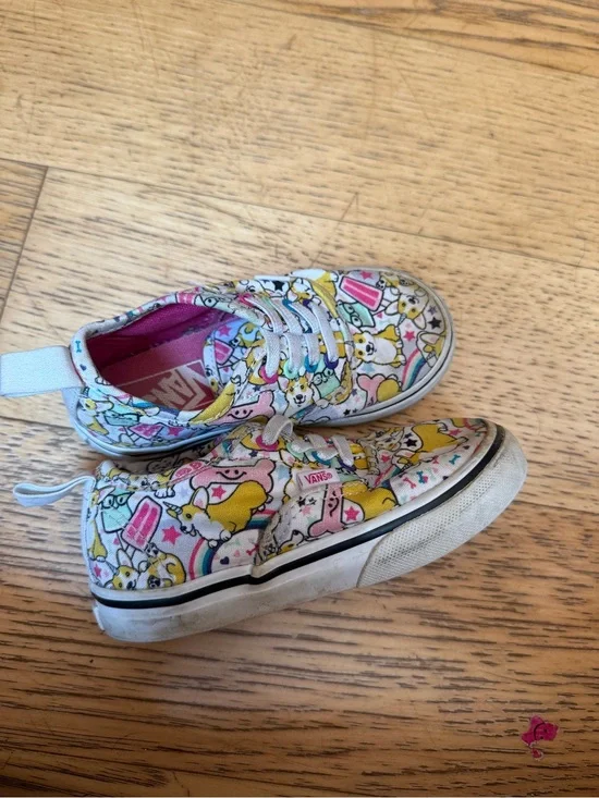 Vans Kids Low-Top Unicorn & Rainbow Print Sneakers in Pink, Yellow & Blue
