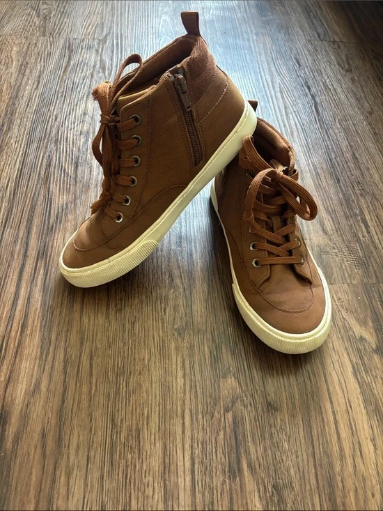 Cat & Jack Brown High Top Sneakers Youth Size 5 Rylan Chukka Side Zip Faux Suede