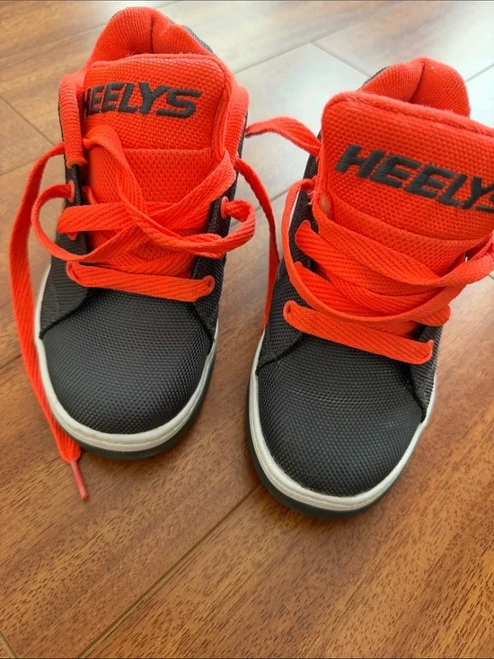 Heelys Kids Black and Orange and Dark Grat  High-Top Skate Shoes Size 1