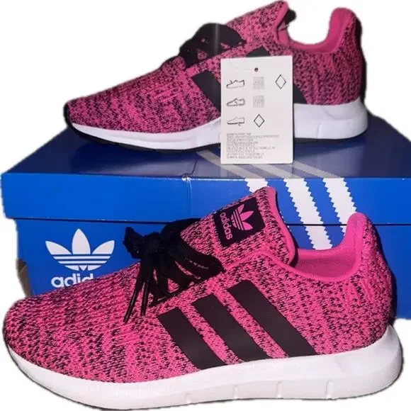 Adidas Swift run girls sneakers Color Pink black