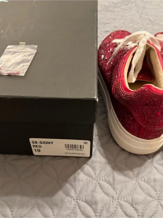 Betsey Johnson Red Glitter Low-Top Sneakers