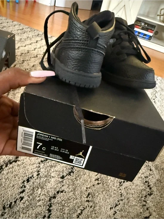 Jordan Kids Black Leather Low-Top Sneakers