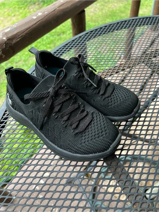 Skechers Kids All-Black Knit Lace-Up Sneakers