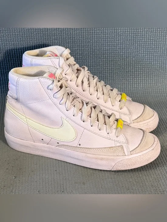 Nike Blazer Mid 77 'Digital Pink' Sneakers CZ0376-500 Women’s Size‎ 7