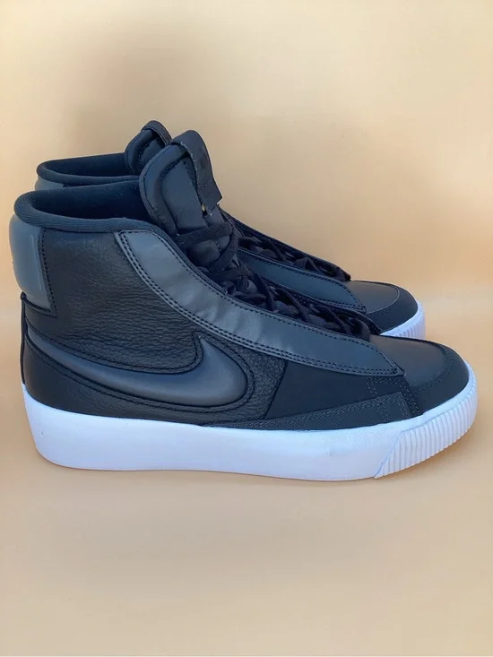 Like New Nike Black Leather Blazer Victory Sneakers. Excellent condition! Size 8