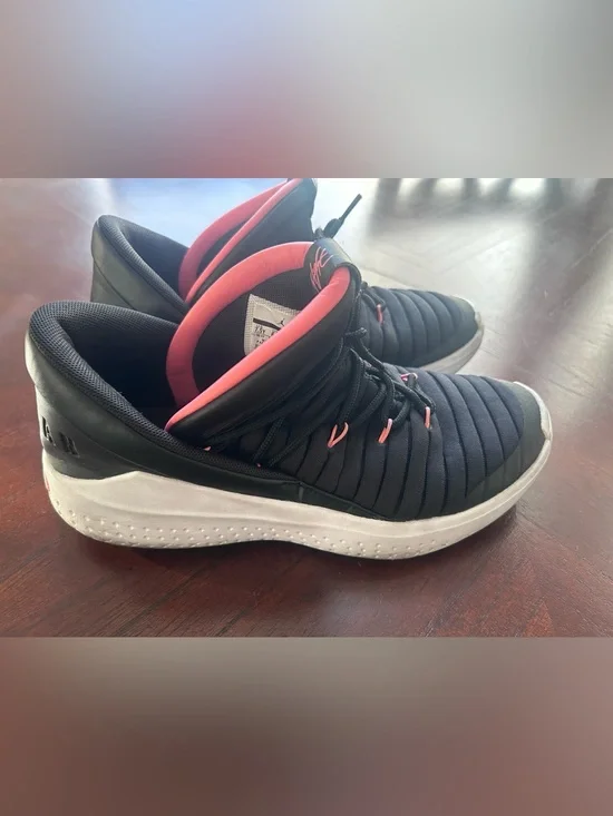 Jordan Kids Black  Sneakers size 7.5 Y