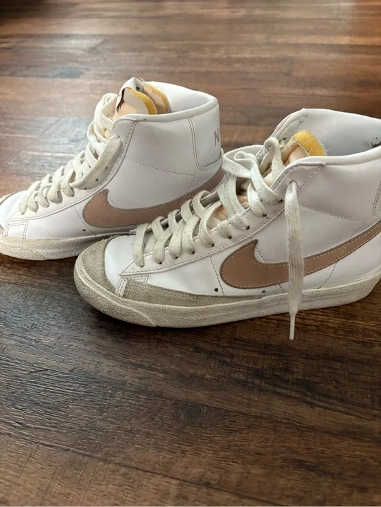 Nike Women's High-Top Sneakers in White and Pink