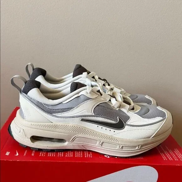 Nike Air Max Bliss Wolf Grey DZ4707-001 Women’s Size 7.5