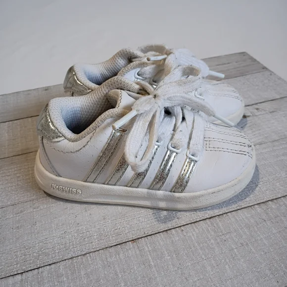 K-Swiss Kids' Size 5C Sneakers in White and Silver Has Wear See Photos