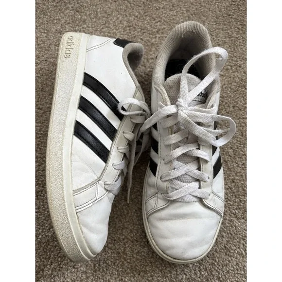 adidas Grand Court Low White Black Lace Up Sneakers‎ Kids Size 3.5