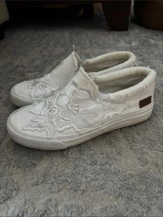 Women's Distressed Slip-On Sneakers with Floral Lace Appliqué in White
