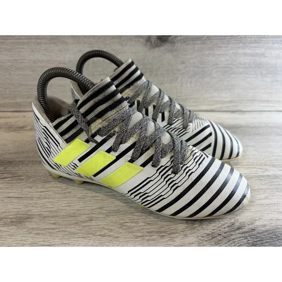 Adidas Nemeziz 17.3 FG J Black White Kids‎ Soccer Cleats S82426 Size 4 Athletic